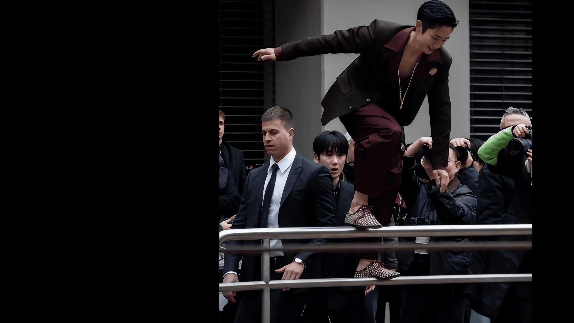 Jung Hae-in at the Dolce and Gabbana FW 2025/2026 event during Milan Fashion Week — YouTube: K-World Things