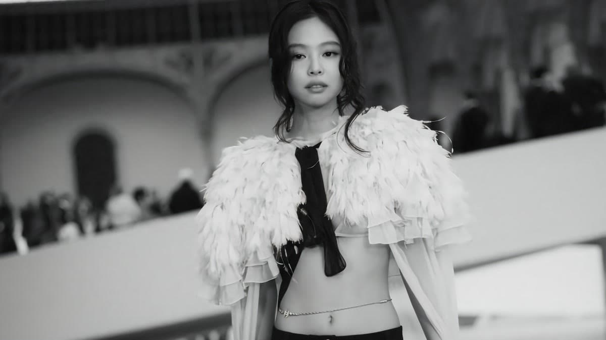 Yang Dibuktikan Jennie dan Go Youn-jung di Show Chanel Paris — Revolusi Kemewahan K-Entertainment
