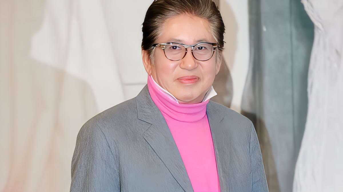 Kim Yong-geon Opens His Han River Home — and It's Basically a Ha Jung-woo Gallery