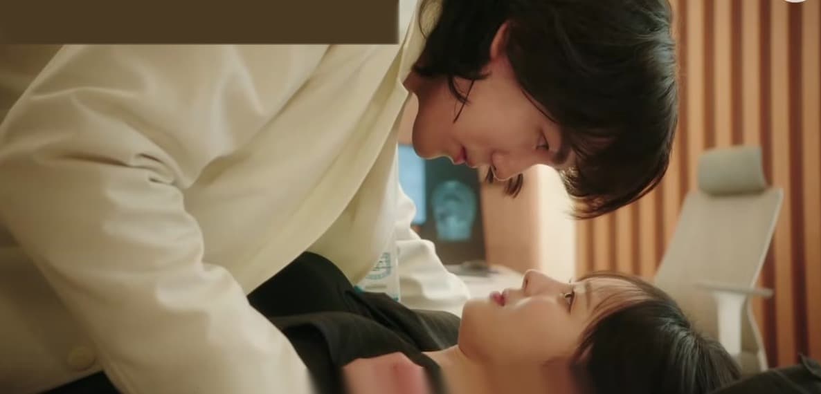 Phim mới của TV Chosun "Doctor Shin" hứa hẹn cốt truyện y khoa - siêu nhiên đầy kịch tính