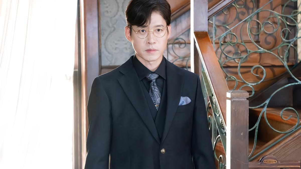 Actor Yoo Joon-sang in costume for the musical Swing Days: Code Name A