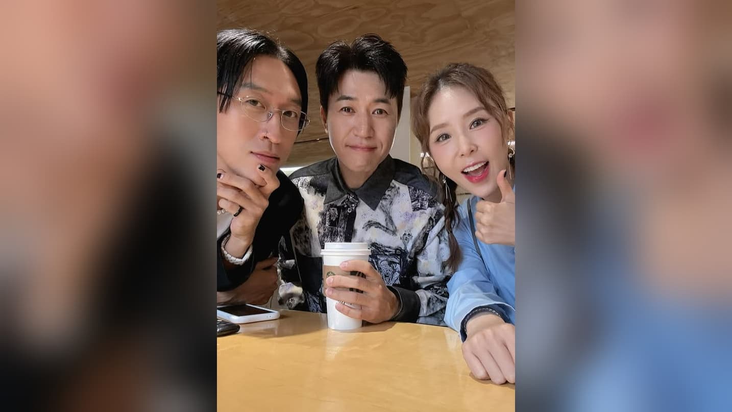 결혼 두 달 전, 코요태 신지의 빛나는 비주얼에 팬들이 열광하는 이유