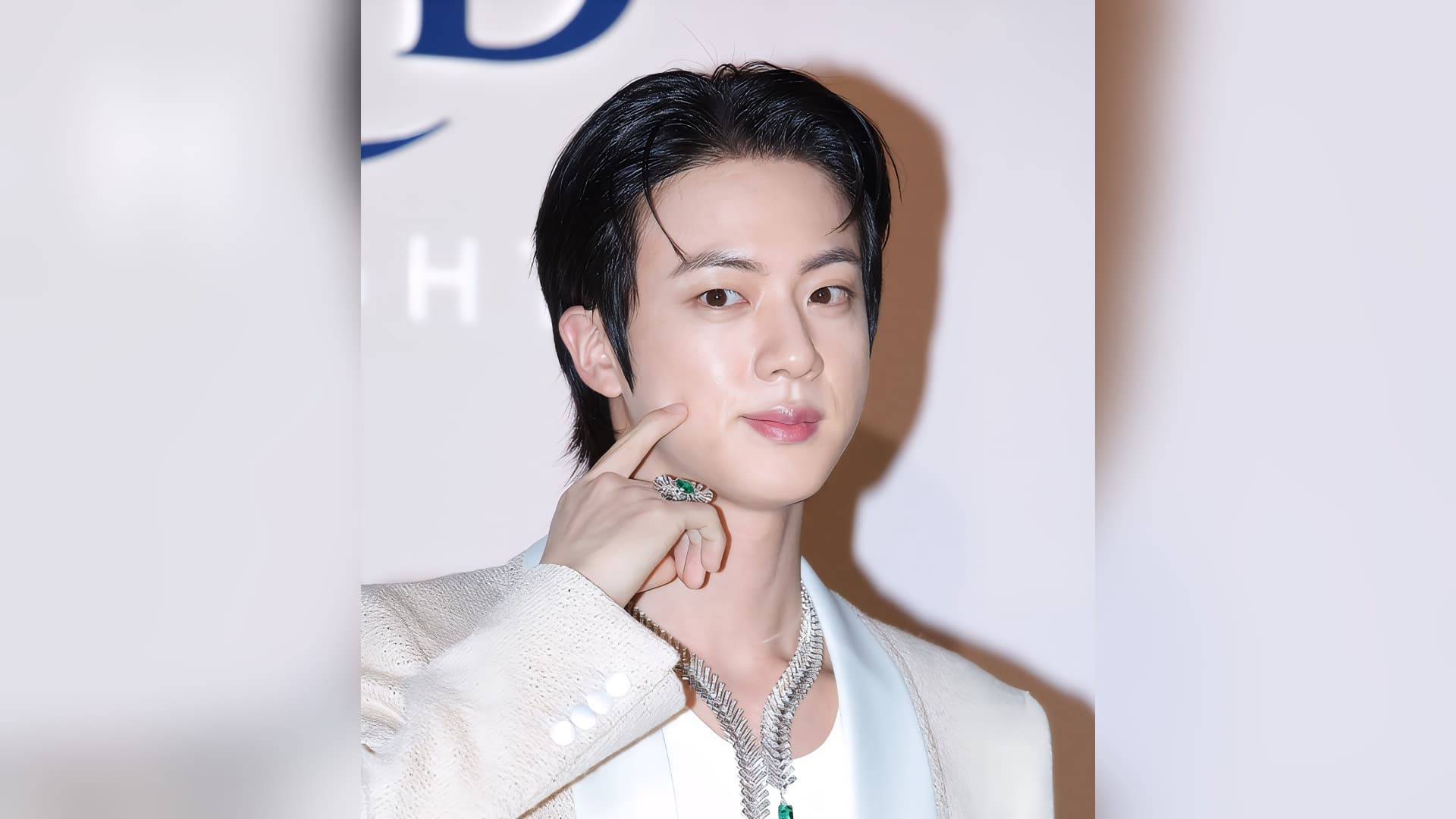 방탄소년단 진, '아리랑' 컴백 앞두고 투표 기록 경신