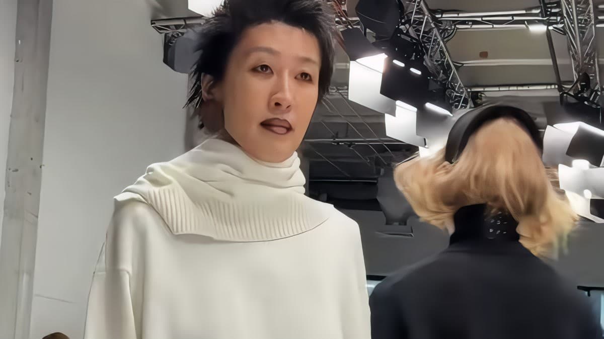 Hong Jin-kyung silenció a los escépticos desfilando en la Semana de la Moda de París a los 50 años — Los 3 alimentos…