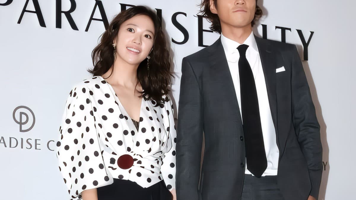 Pesta Kejutan 15 Tahun Lee Chun Hee Membuat Jeon Hye Jin Menangis — Fans Pun Ikut Terharu