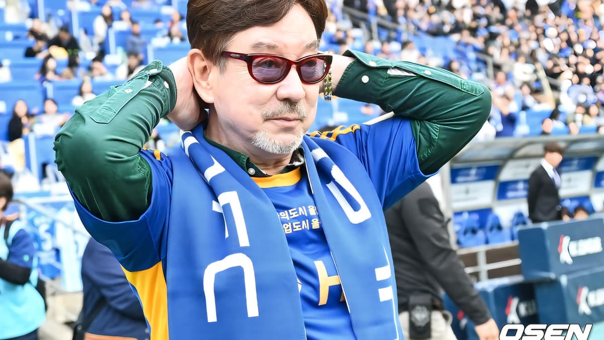 Veteran singer Yoon Soo-il, whose 1982 hit Apartment experienced a global reversal due to BLACKPINK Roses APT