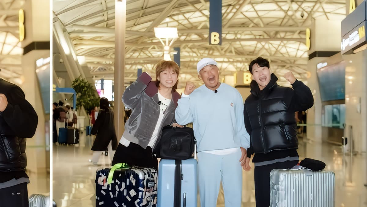 Daesung (BIGBANG), Choo Sung-hoon, and Kim Jong-kook at the airport departing for Kyushu, Japan for the SBS Plus variety show Manly Travel Guide