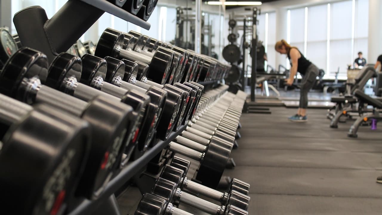 A gym environment representing the fitness philosophy at the heart of PE Teacher Kim Gyeran webtoon series