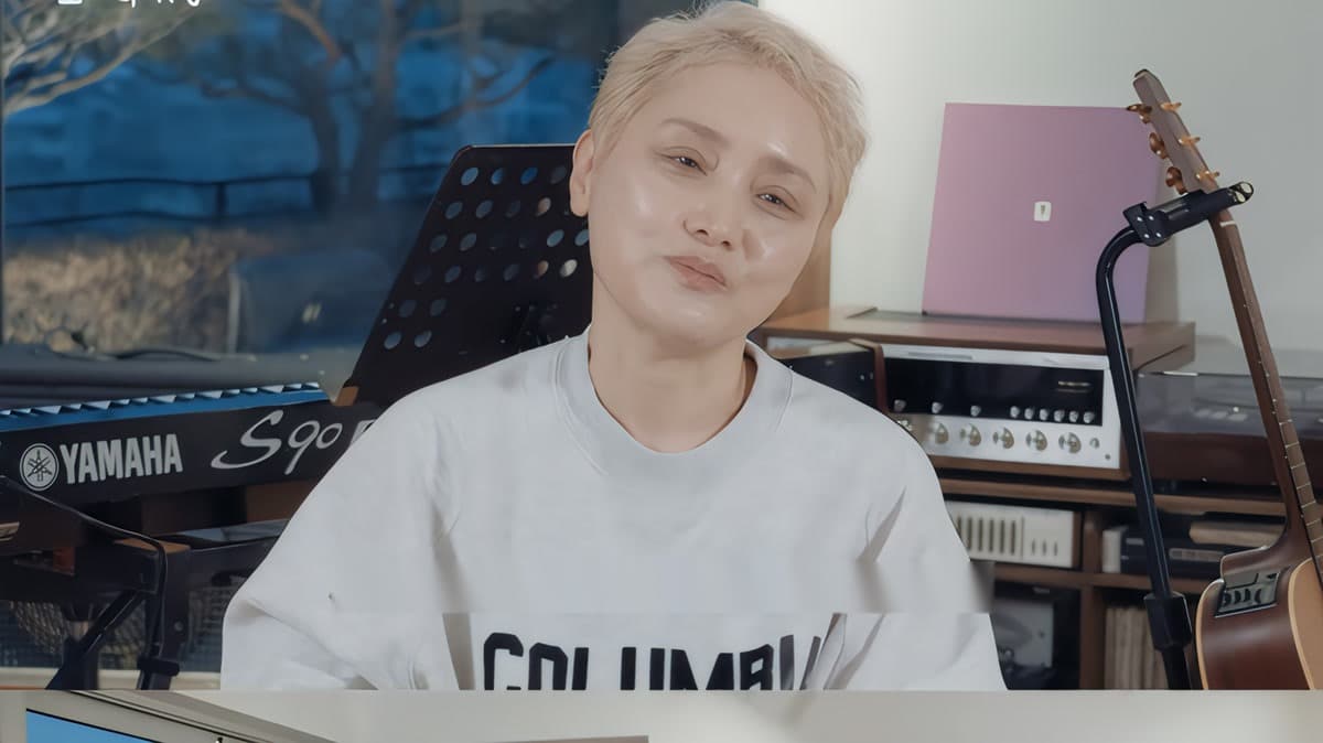 Lee So Ra in her music studio during her YouTube channel debut in March 2026, after a six-year absence