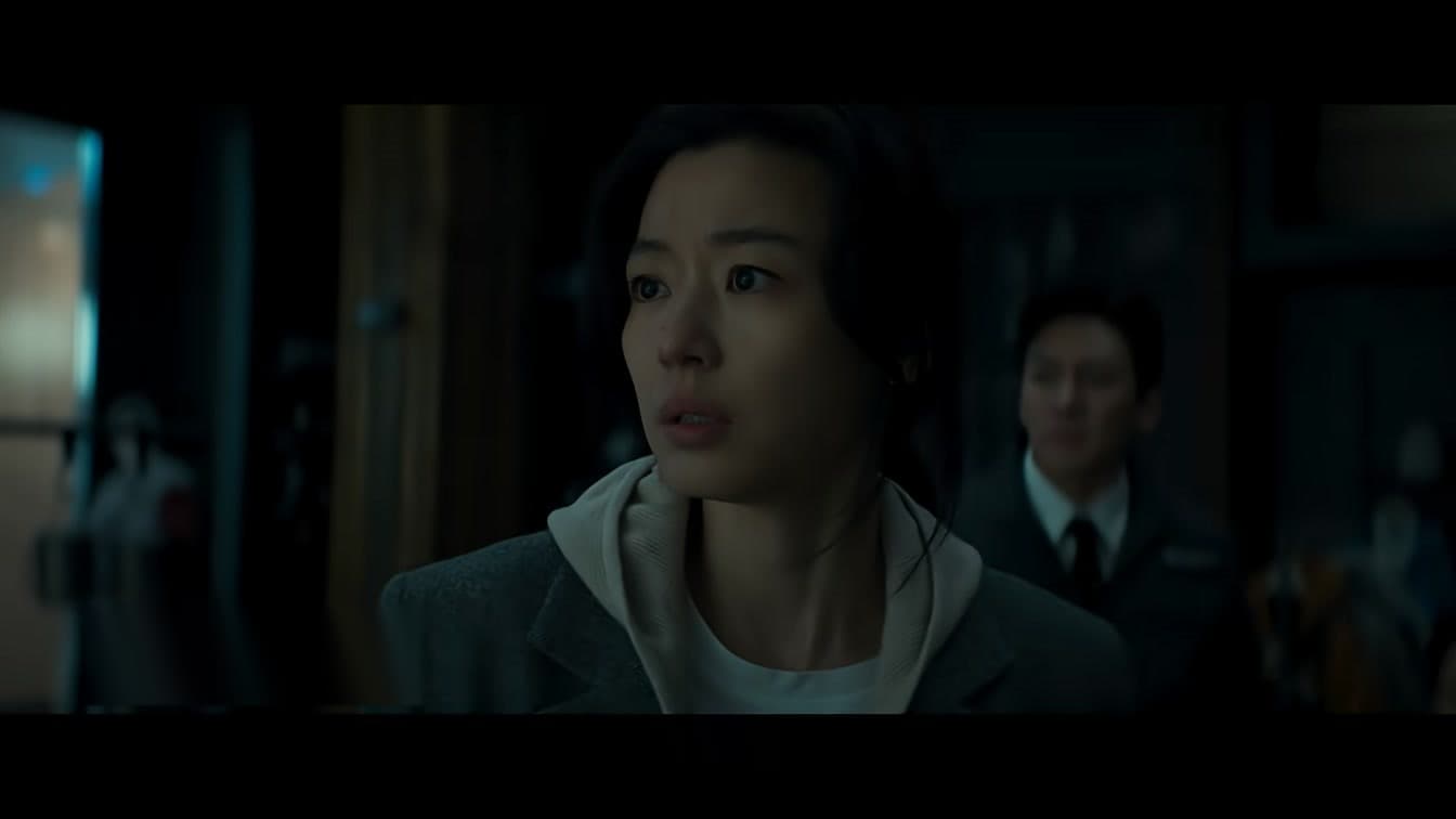 El regreso de Jun Ji-hyun hace historia en Cannes con 'Colony'
