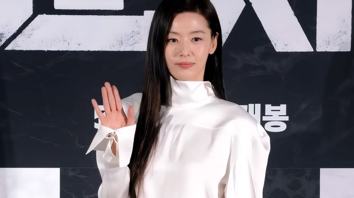 Jun Ji-hyun at a Colony press event ahead of the May 21, 2026 theatrical release