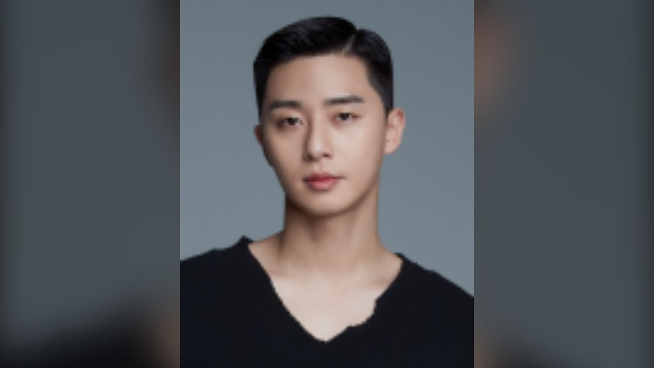 Saat Park Seo-jun Memberi Salam kepada BTS V di Pasar Raya