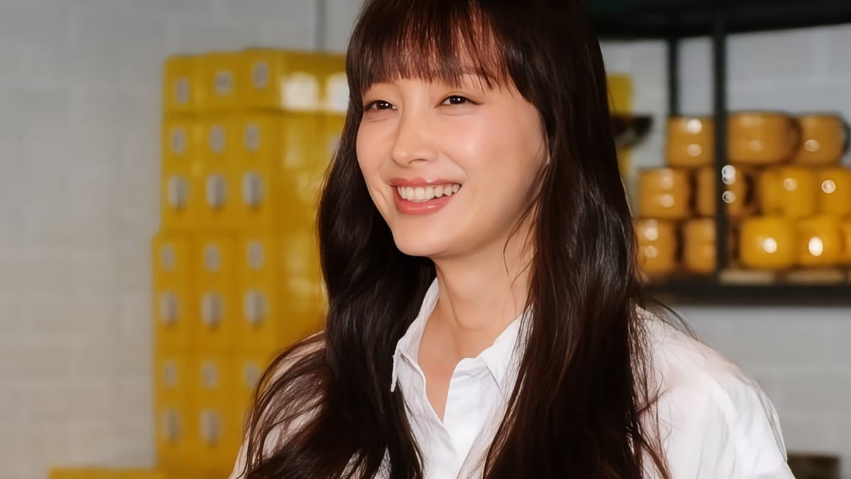 Actress Lee Na-young, whose marriage to Won Bin is one of Korea's most celebrated private love stories