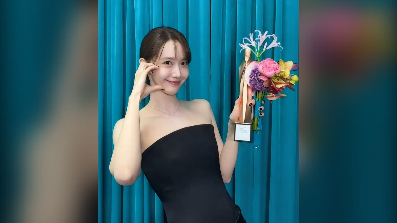 How Yoona and Suzy Both Won Baeksang in the Same Dress