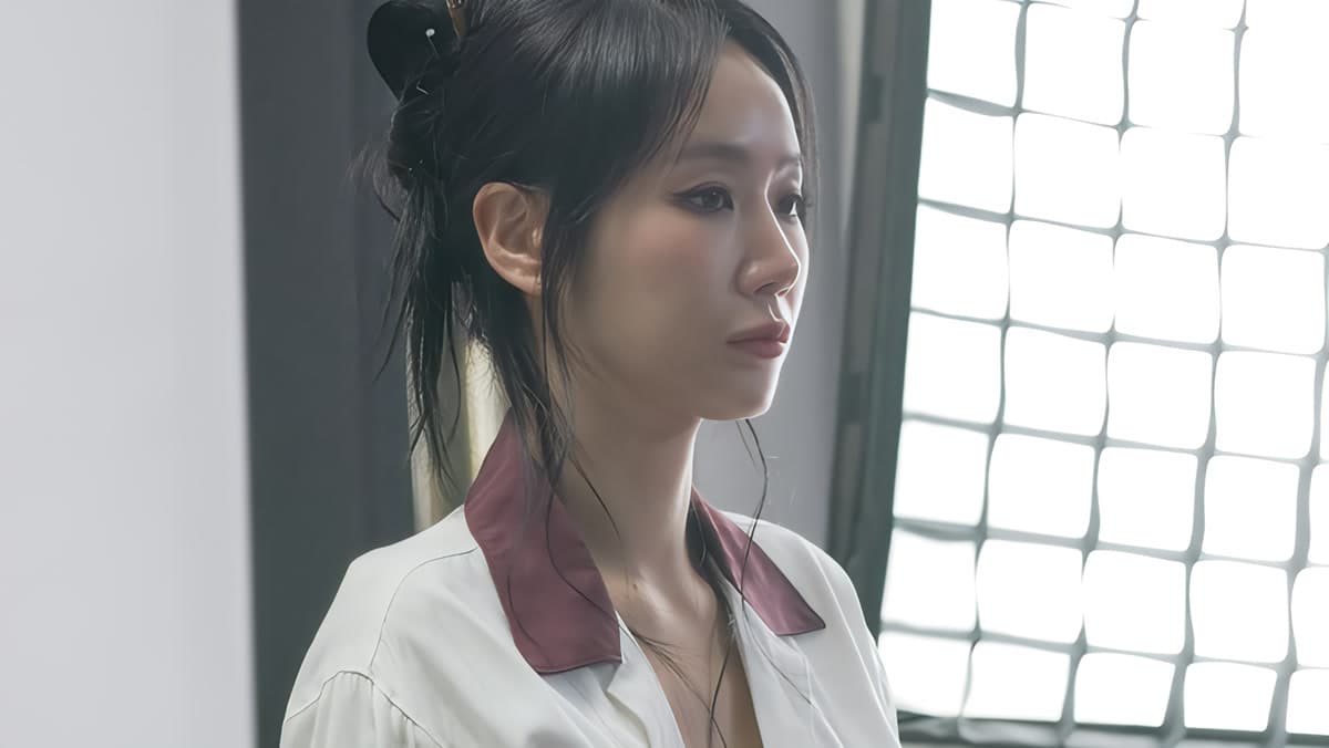 Soyu during the behind-the-scenes filming of her Off Hours EP music video — Photo: Melon Magazine