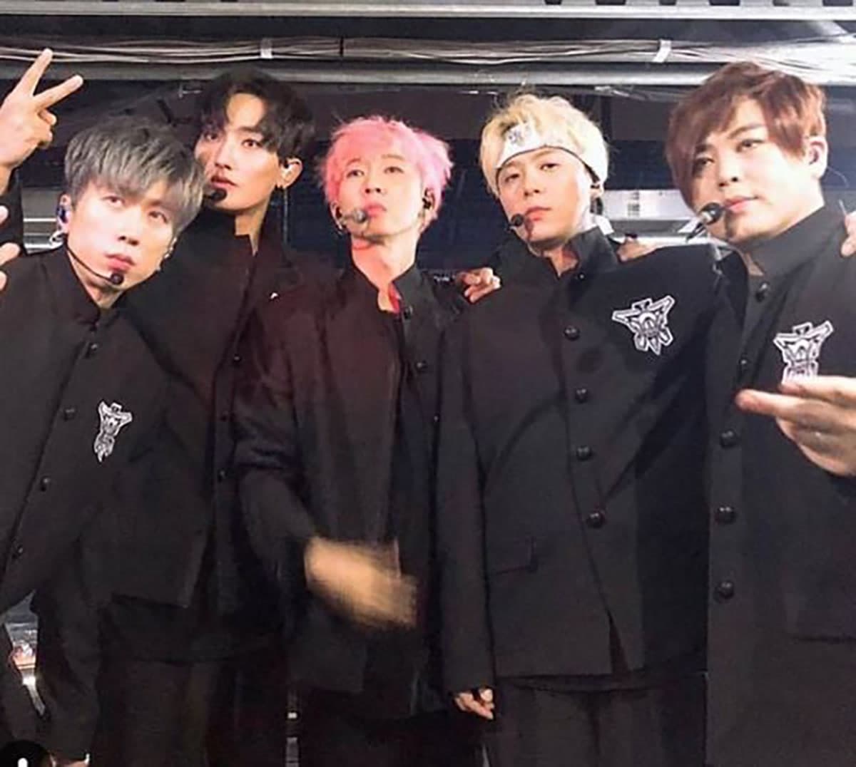H.O.T. complete lineup at their 2018 reunion concert in Seoul