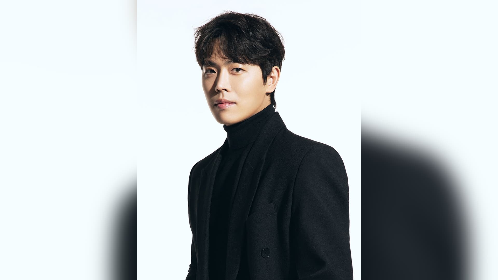 Lee Dong Ha is gaining attention as Chief Nam in SBS drama Manager Kim. Photo: 51K via Sports Kyunghyang