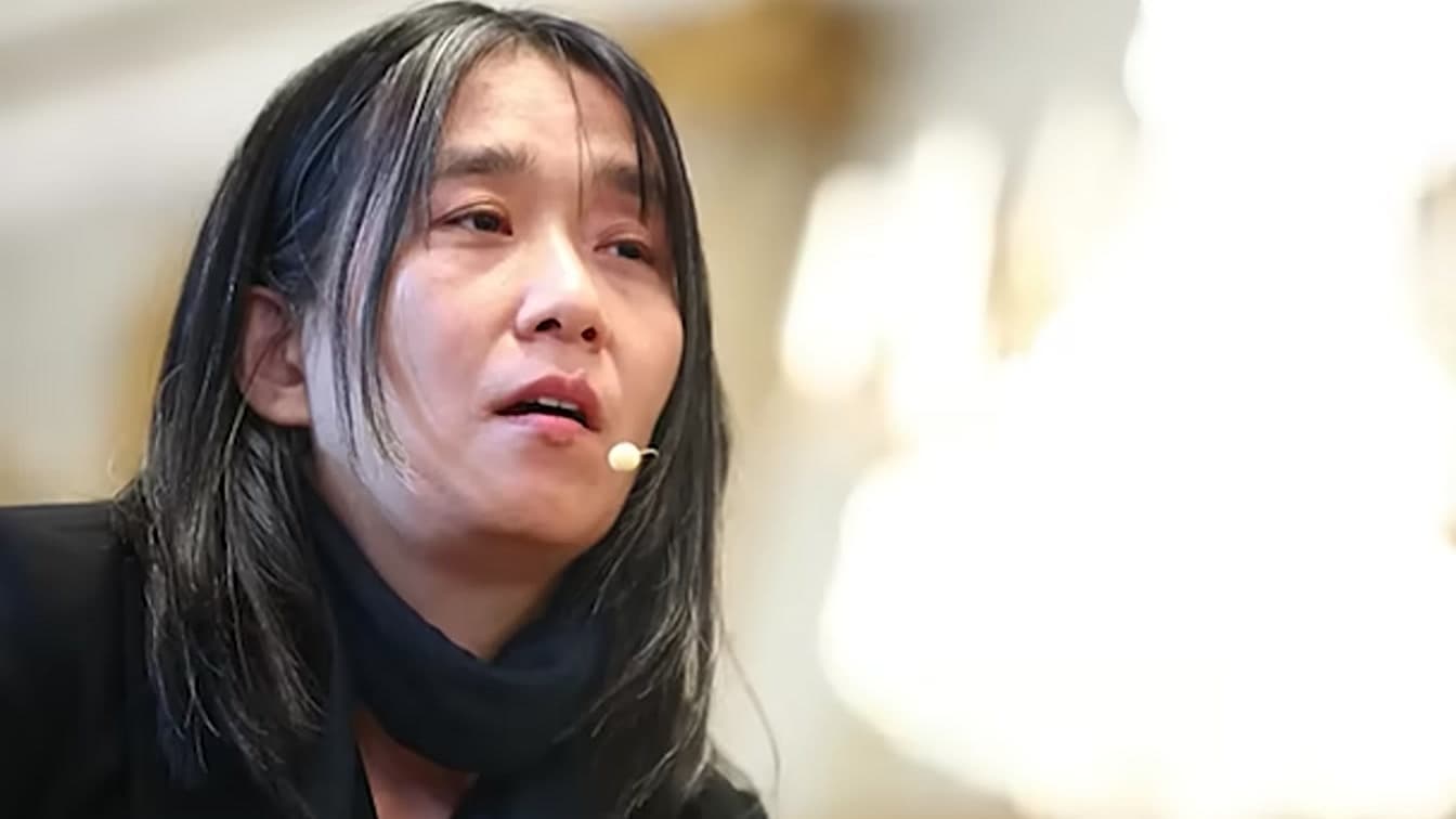 Han Kang Moves Avignon With a Korean-Language Stage Moment