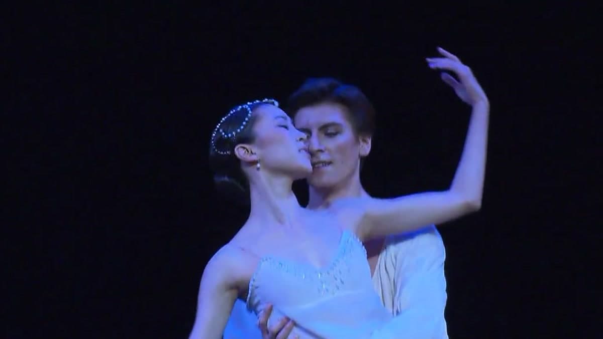 Representative ballet stage image for the Park Sae-eun gala analysis. Photo: Katie Reed / Unsplash.