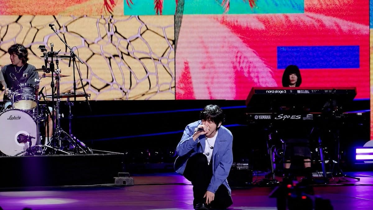 Lee Seung Yoon Gives Tossing Hollow a Live Edge