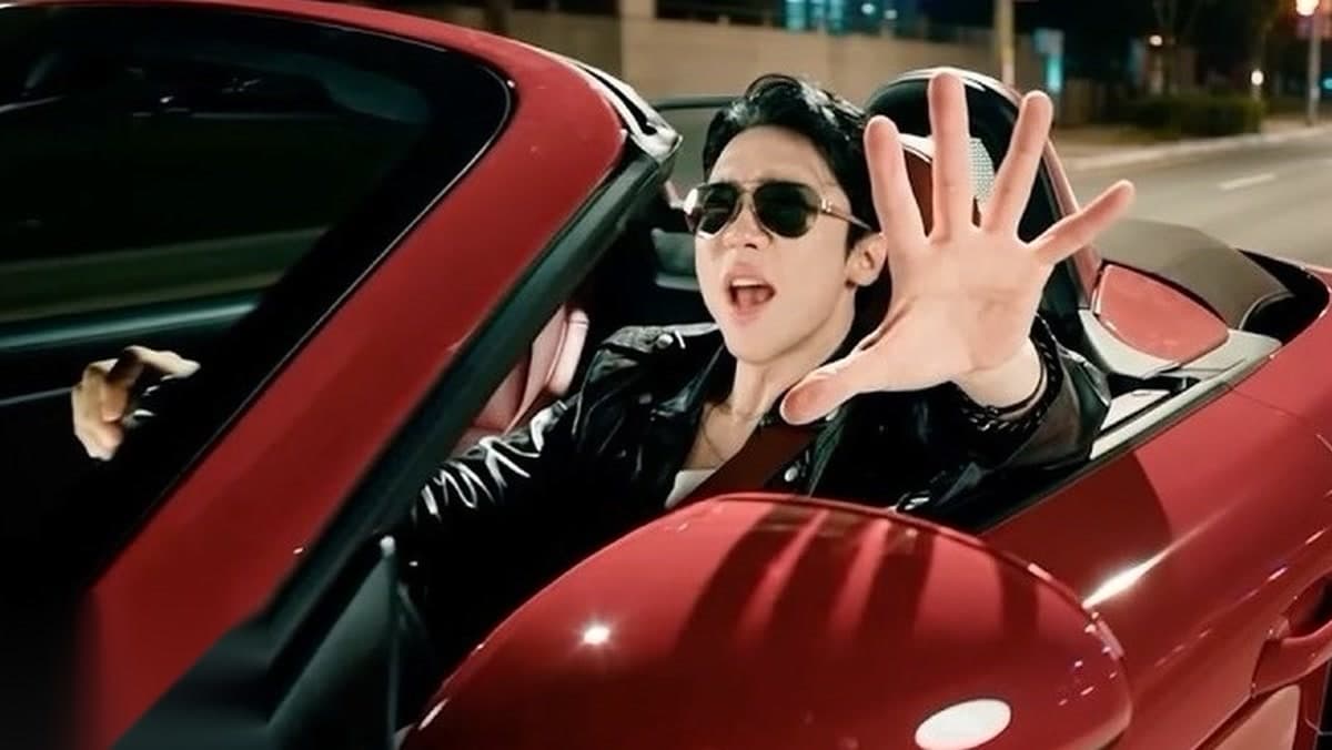 Enoch Keeps GoGoSing Moving With New MV