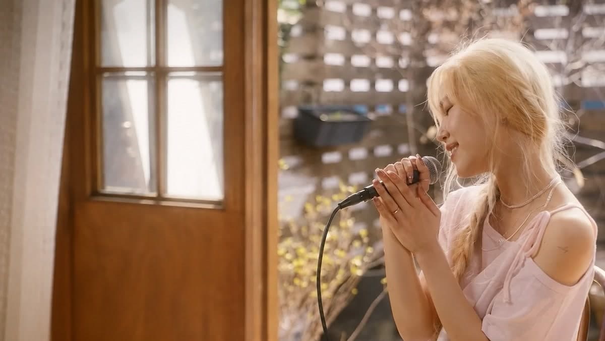 Haera's 'Palette' MV Arrives — A Splash of Color and Emotion