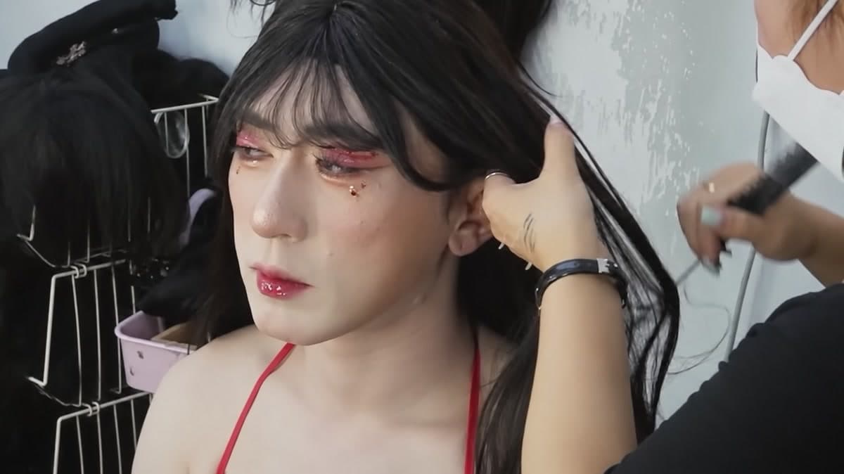 Kim Won-hoon's Wanghong Makeover Has Fans Stunned