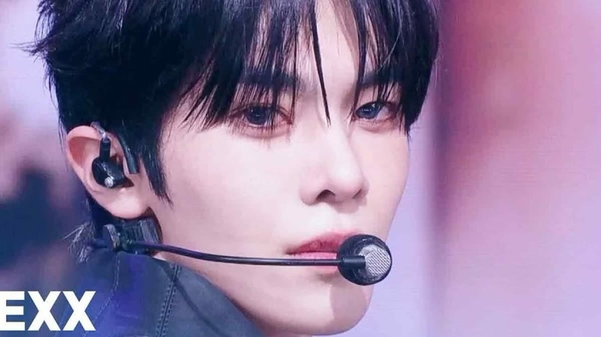 TUNEXX làm sắc nét BLUE MODE trong đêm Music Bank