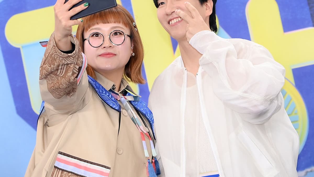 59세 전설 신승훈, 예능서 AI '딸' 사진에 눈물 글썽