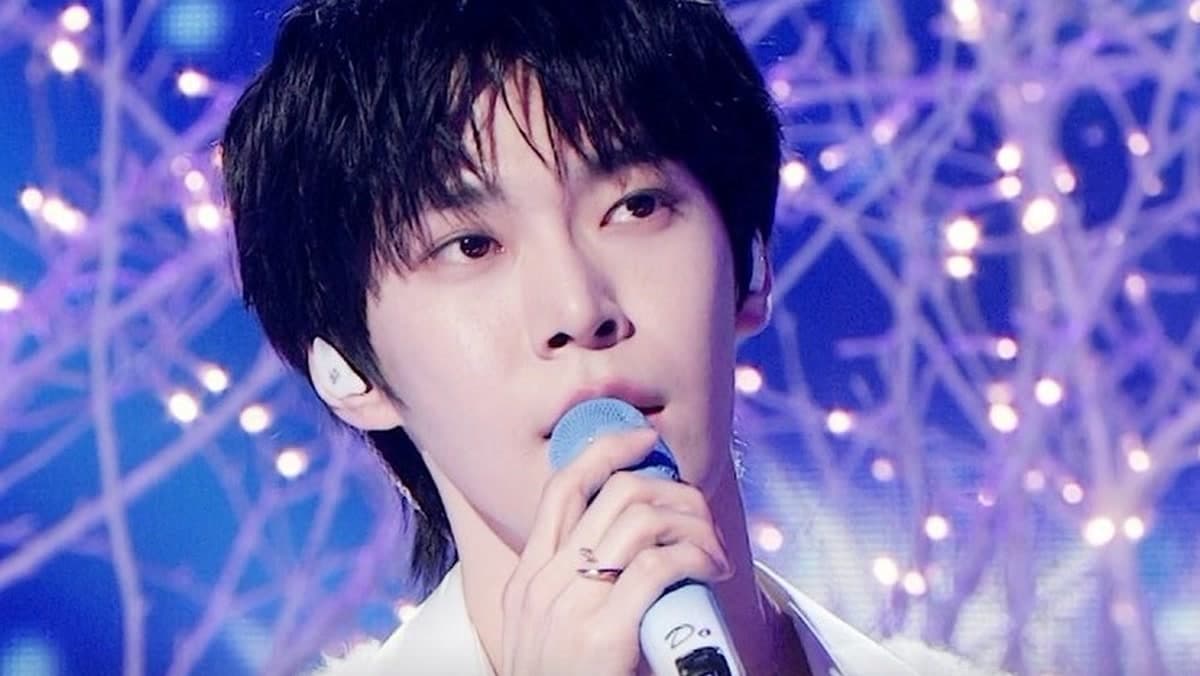 Cover Doyoung memetakan julat vokalnya