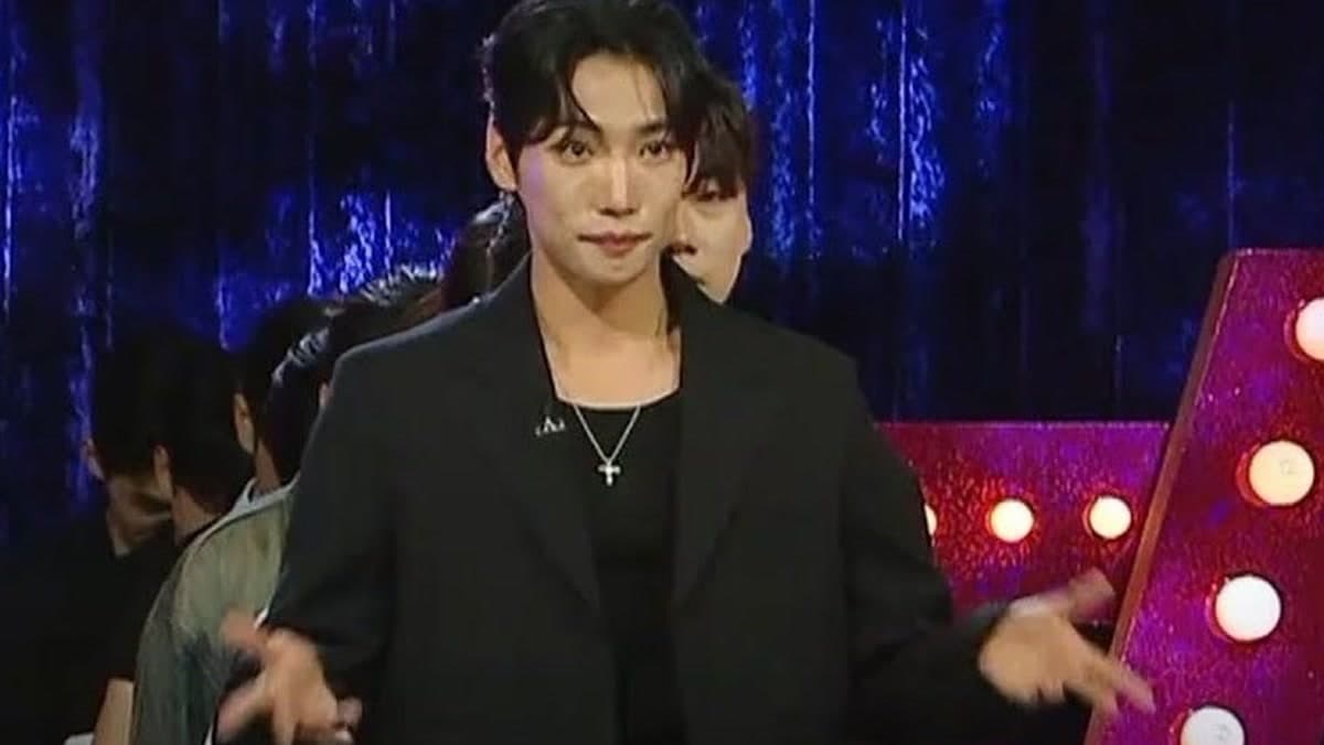 Radio Star Turns Kim Gu-ra Card Trick Into Highlight