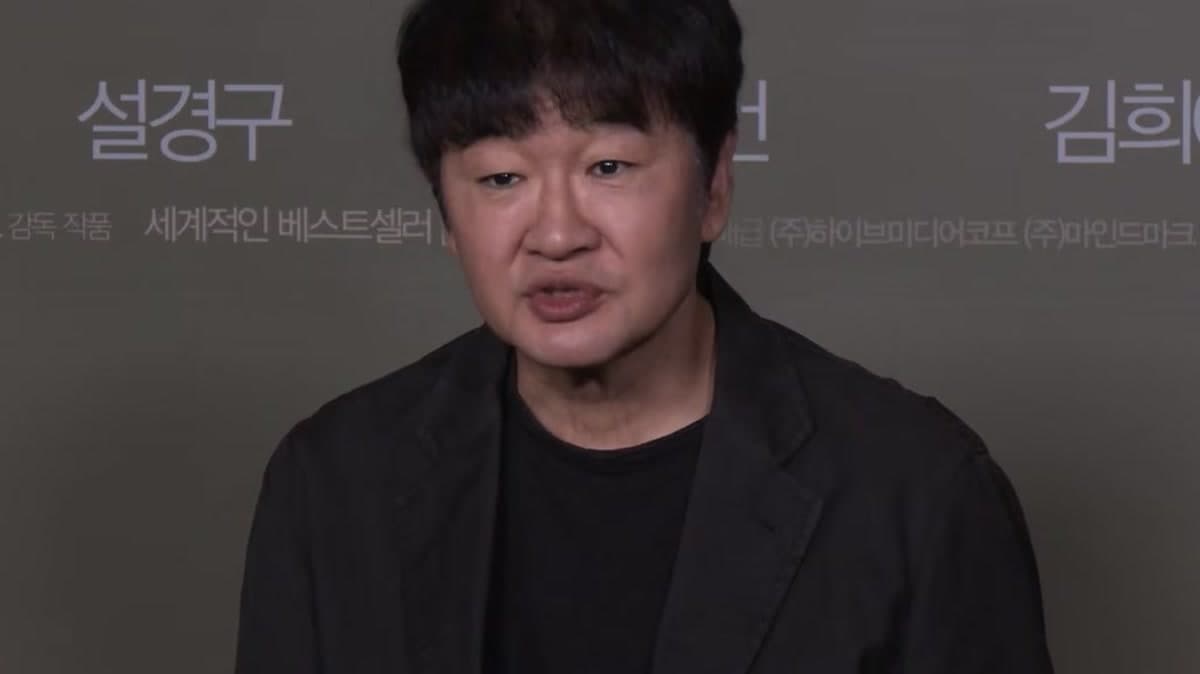 Hur Jin-ho discusses The Assassin(s) before its TIFF run. Photo: YouTube: MBCNEWS